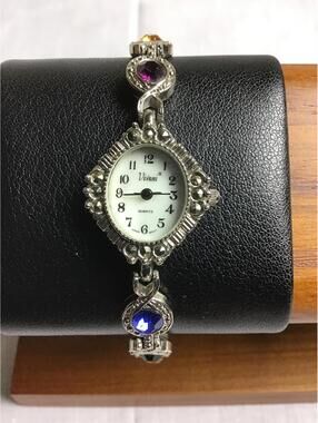 Vivani Women's Quartz Bracelet Watch with Multicolor Gem